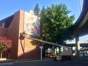 RR Museum Mural Lift